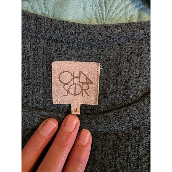 Chaser Women's Size Medium Green Long Sleeve Waffle Knit Button Cuff Top - Picture 3 of 10